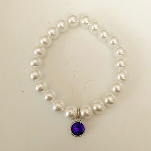 Elegant Pearl Bracelet with Purple Charm